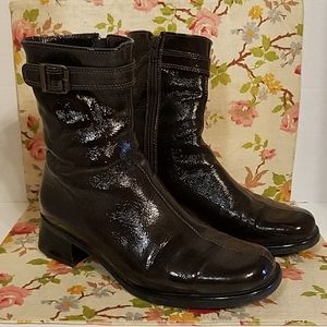 La Canadienne Patent Leather Ankle Boots